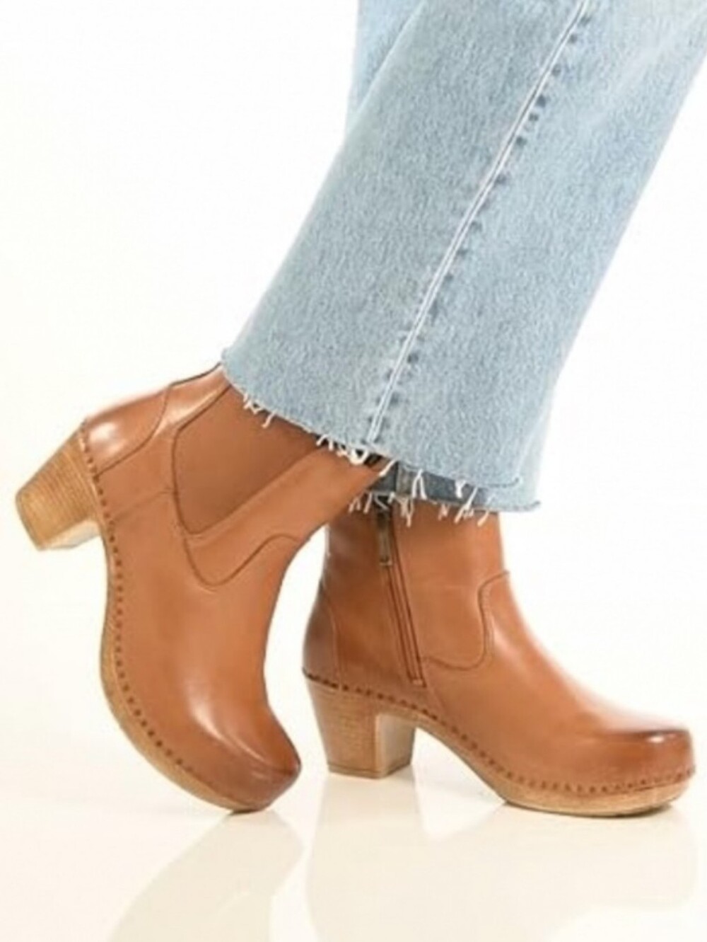 Dansko Shayna Clog Bootie Luggage Brown Size 38 / 8.5-9